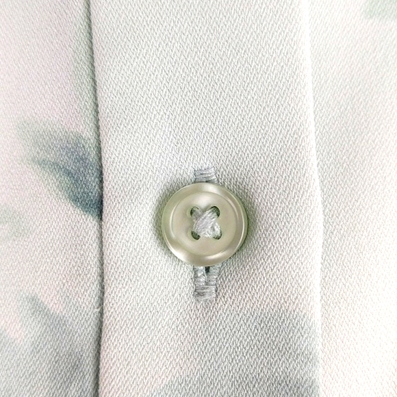 NWT Alfani Seafoam Green Floral Button Down Blouse (Size: Medium) - Picture 6 of 15